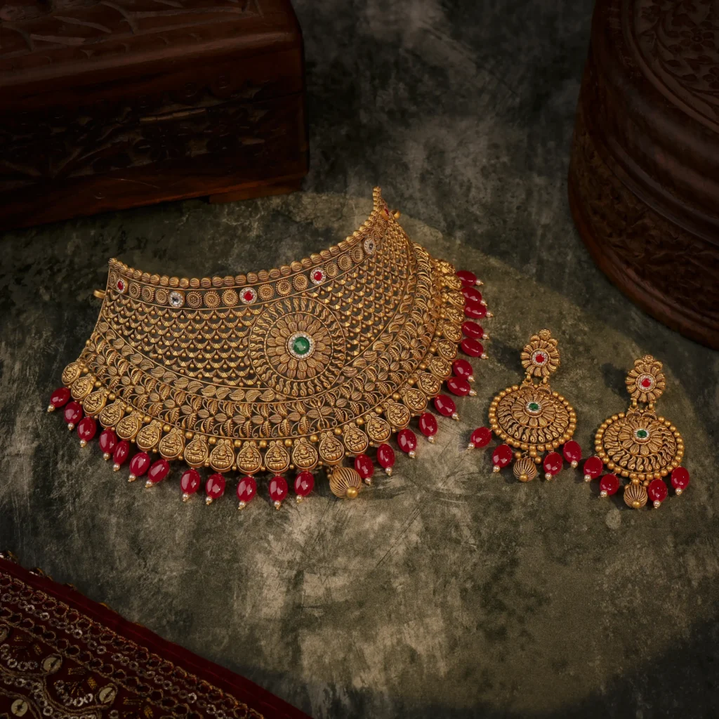 Studio lighting setup for reflection-free gold and silver jewellery photography