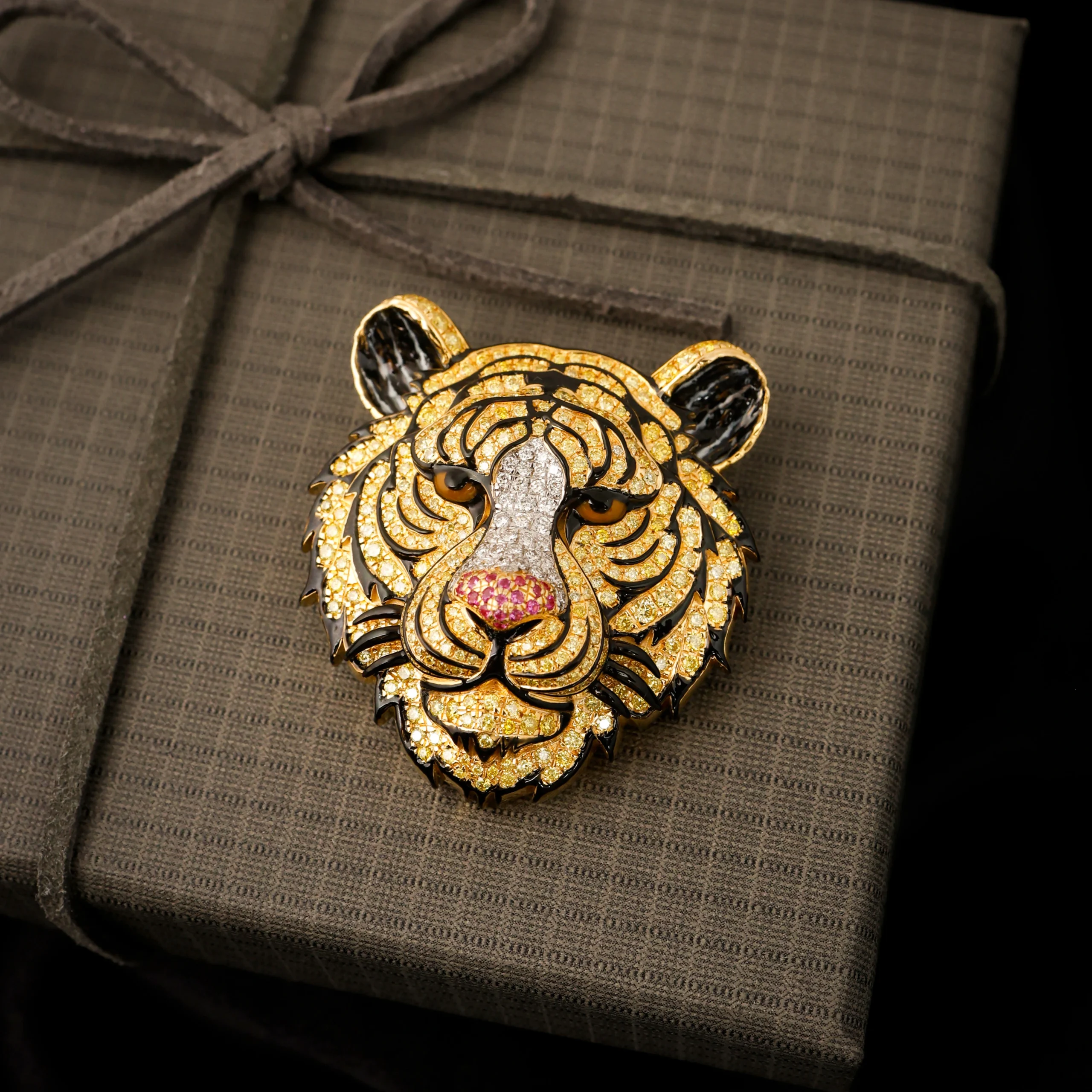 Diamond tiger pendant jewellery photography